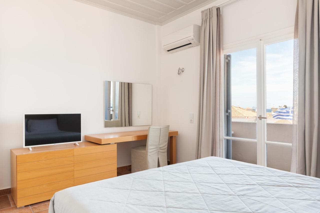 Hotel Roumani Spetses Town Luaran gambar